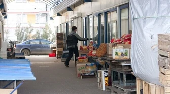 Piotrków: Na &#8220;Balcerku&#8221; handel jakoś idzie