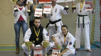 Kolejne medale karateków