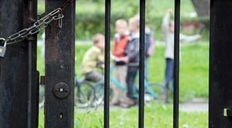 Starszych nabierają na wnuczka, dzieci łapią na zwierzę