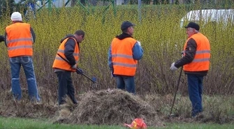 Na chodnikach i ulicach praca wre