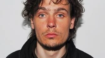 Znaleźli go na łące - nie wie kim jest i jak się nazywa