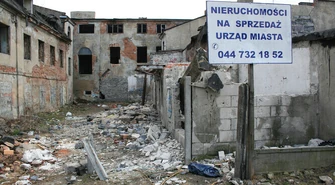 Wielkie śmietnisko na Trakcie Wielu Kultur