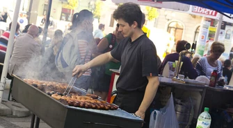 Piotrków: W Rynku rozpoczęliśmy sezon grillowania