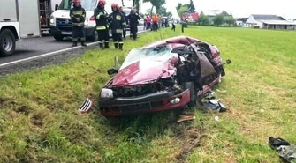 Czołowe zderzenie. Kierowca toyoty nie żyje