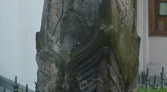 CO Z POMNIKIEM HILDEBRANDA???