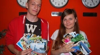 Wysyłają i otrzymują setki pocztówek - o nietypowej, jak na te czasy, pasji