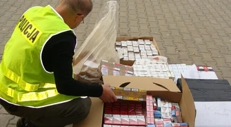 Znaleźli nielegalny alkohol i papierosy