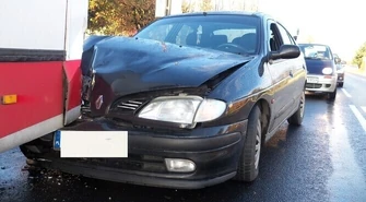 Kierowca zatrzymał się na piotrkowskiej emzetce