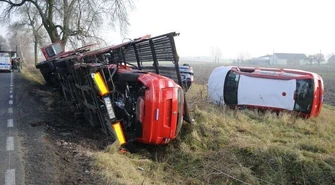 Dziesięć samochodów uszkodzonych w wypadku