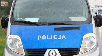 Ciężarówka uderzyła w seata. Kierowca w szpitalu