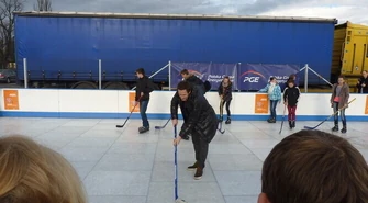 Z Czerkawskim na lodowisku