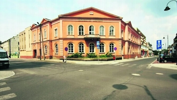 Dawny bank przy Dąbrowskiego znów do sprzedania