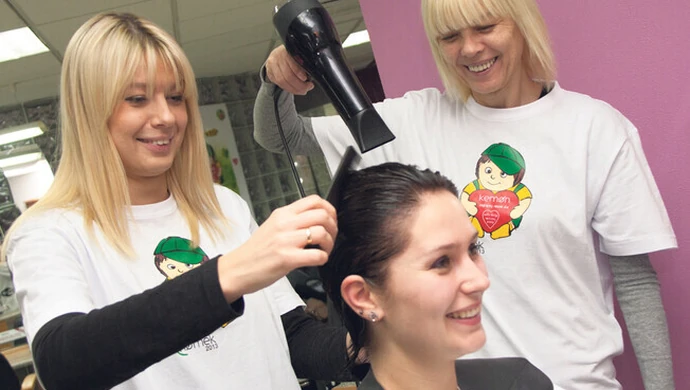 Orkiestrowe cięcie włosów w Piotrkowie