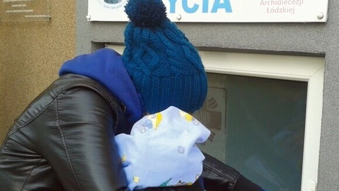 Zamiast "okna życia" śmietnik?