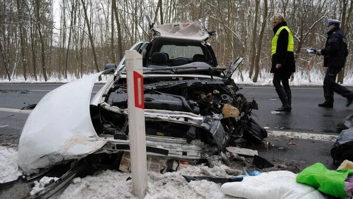 35-latka zginęła w zderzeniu opla z ciężarówką