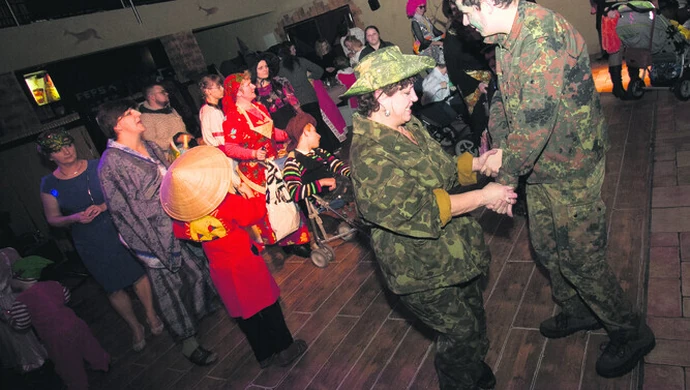 "Szansa" na balu przebierańców
