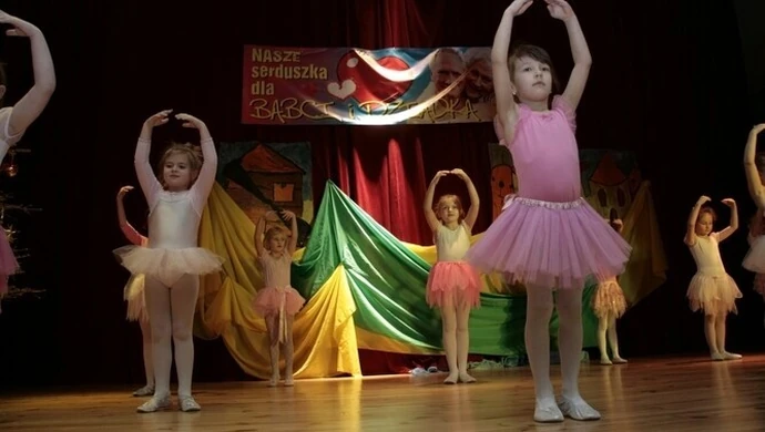  Podarowali serduszka babciom i dziadkom