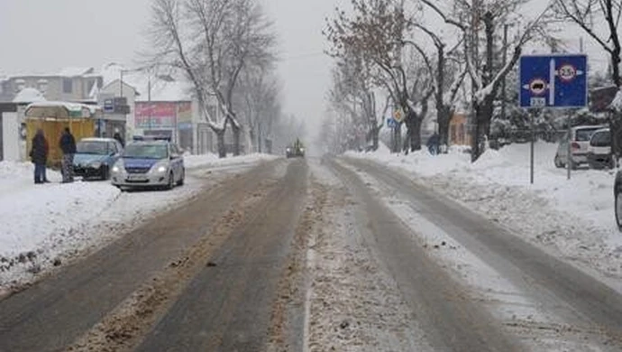 Potrącił przechodzącą po pasach kobietę