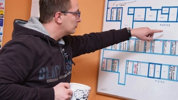 Pomagają tym, którzy na skrzyżowaniu poszli w złą stronę