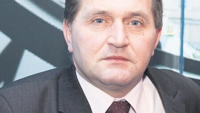 Ręczno: Mniejszy dług, więcej inwestycji