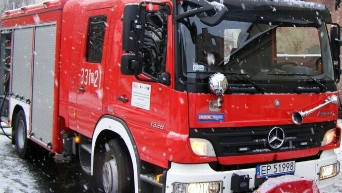 DK8 - dwójka dzieci uwięziona w pojeździe