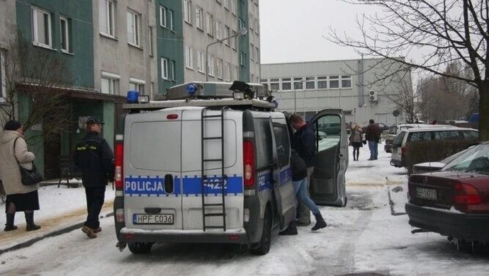 Skoczył z wieżowca przy Belzackiej