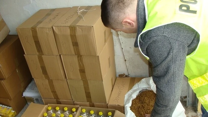 W samochodzie miał alkohol i tytoń bez akcyzy