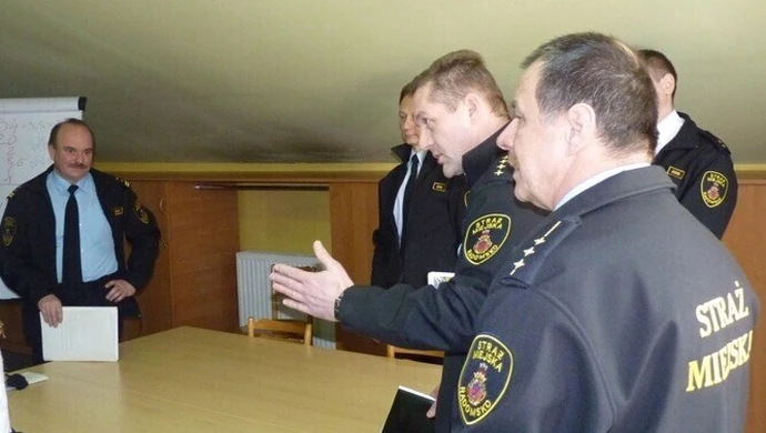 Strażnicy miejscy na ulice 