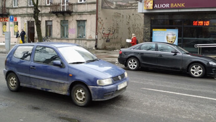 Wyjazd z tego parkingu jest bardzo niebezpieczny