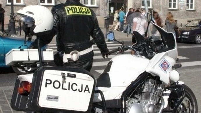 Policja kontroluje kierowców