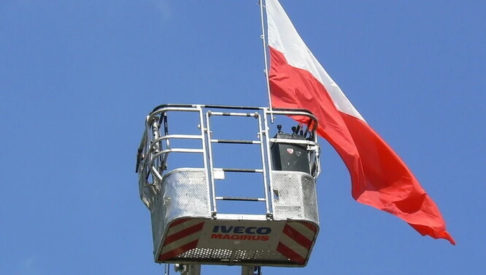 Piotrkowianie uszyli najdłuższą flagę