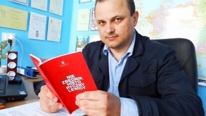 „Niezbędnik pokazuje pomijaną historię”