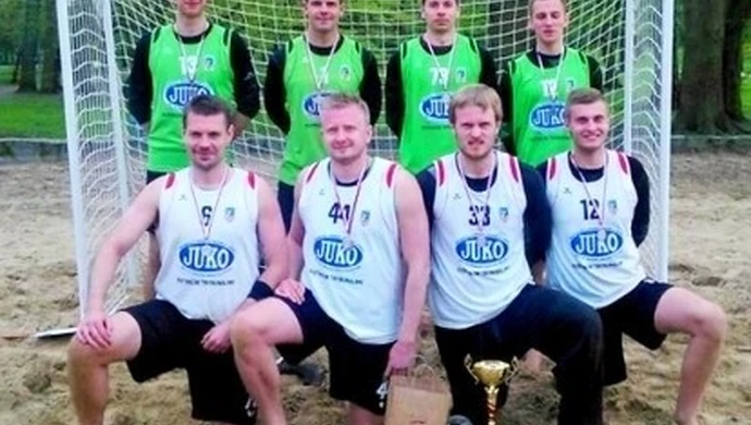 W ręczną grają na plaży