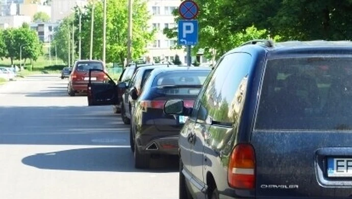 Można już parkować przy przychodni