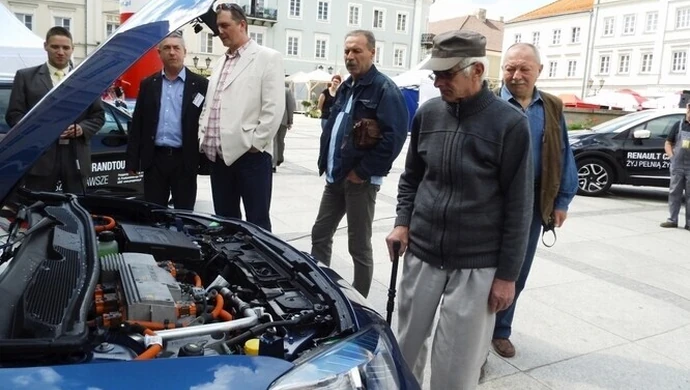 Ekologiczne pojazdy w Rynku Trybunalskim