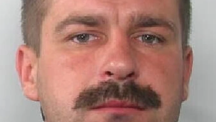 Spowodował wypadek po pijanemu – jest poszukiwany