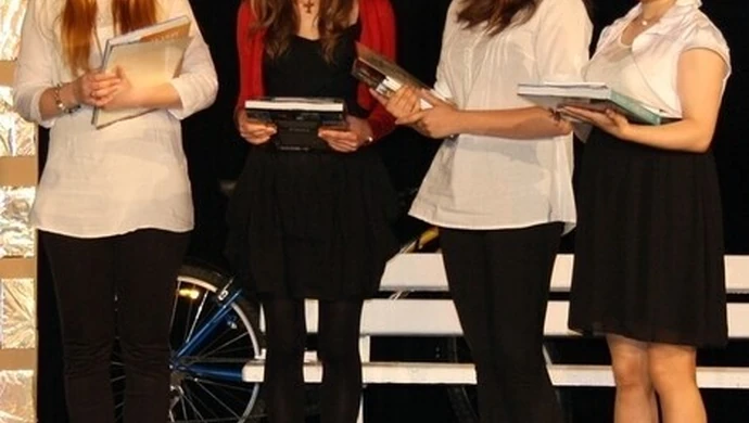 Młodzi bywają jeszcze poetami