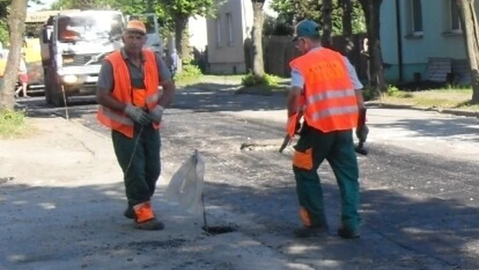 Remontują piotrkowskie drogi