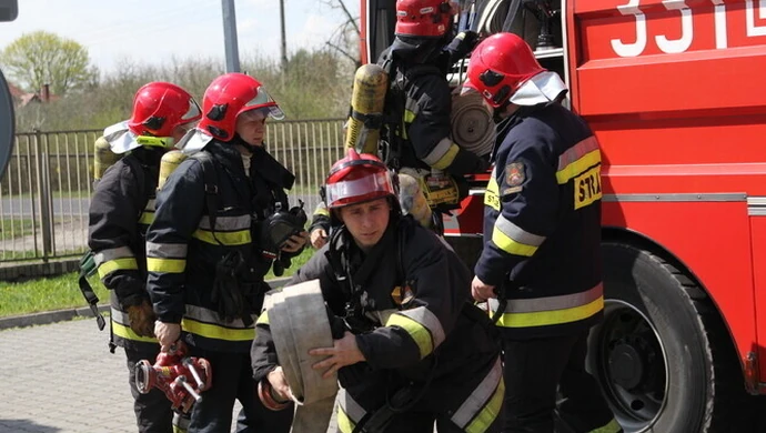 Strażacy usuwali kilkaset litrów paliwa