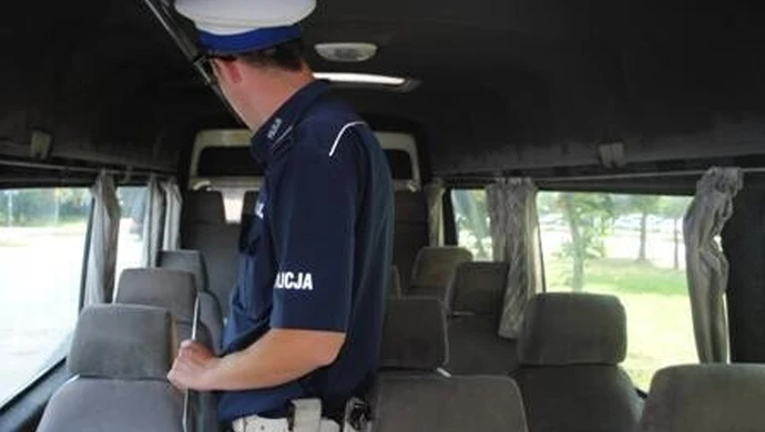 Policjanci skontrolowali busy i autobusy