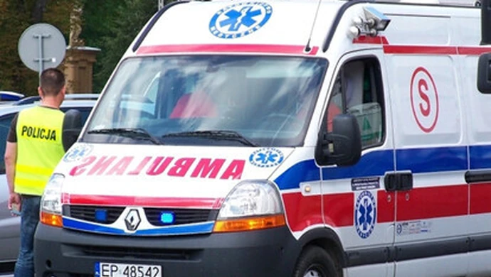 14-latka wjechała prosto pod samochód