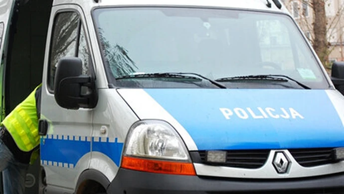 Z nożem na własną córkę