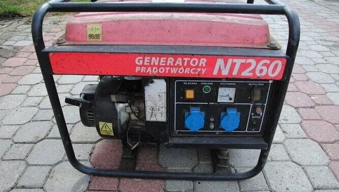 Najpierw upili, a potem okradli