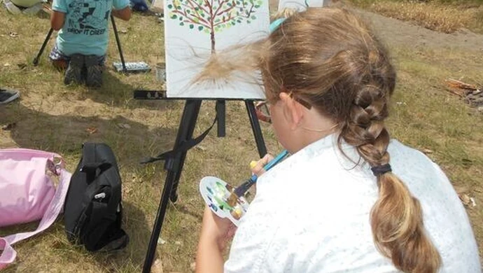 „Kolorowa lokomotywa”  artystycznie rozwija