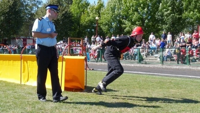 Strażacy walczyli na boisku