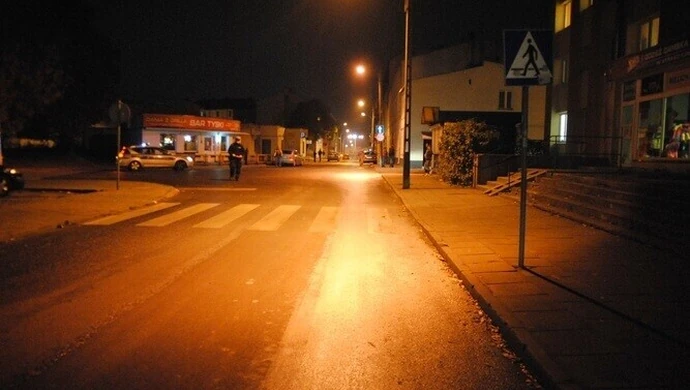 Potrącony 36-latek trafił do szpitala