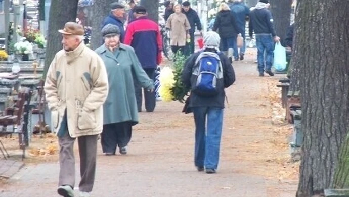 Więcej patroli w okolicach cmentarzy