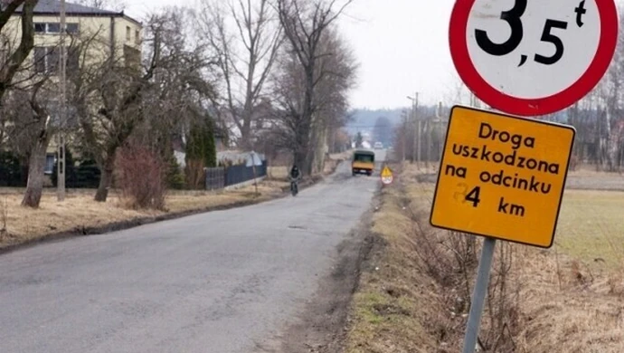 Kto naprawi drogę w Michałowie?