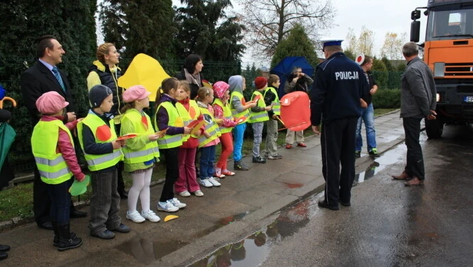 Uczniowie z Bujen pytali: mandat czy cytryna?