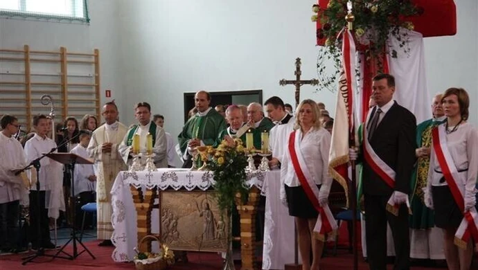 Szkole w Gomulinie patronuje ksiądz Wiewiórowski